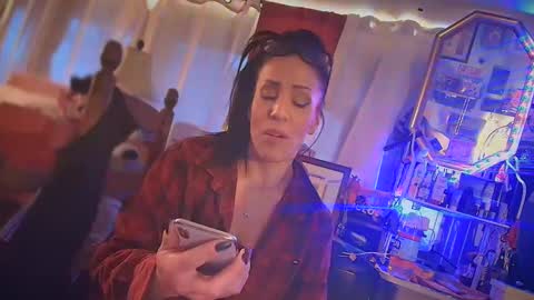 Snapshot of linuxgirlsudosu chatting on January 9, 12:19 pm linuxgirlsudosu online show from January 9, 12:19 pm