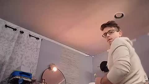 Snapshot of linuxgirlsudosu chatting on February 15, 10:33 am linuxgirlsudosu online show from February 15, 10:33 am