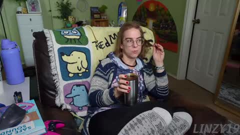 Snapshot of linzy19 chatting on February 4, 6:06 pm Linzy19 online show from February 4, 6:06 pm