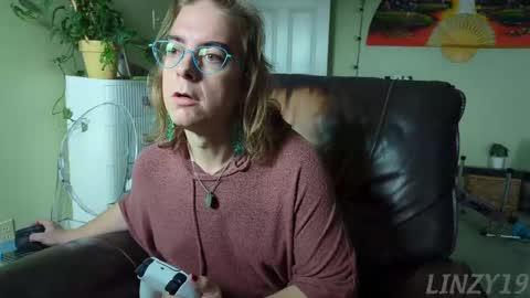 Snapshot of linzy19 chatting on September 14, 7:02 pm Linzy19 online show from September 14, 7:02 pm