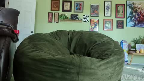 Snapshot of linzy19 chatting on November 13, 8:52 pm Linzy19 online show from November 13, 8:52 pm