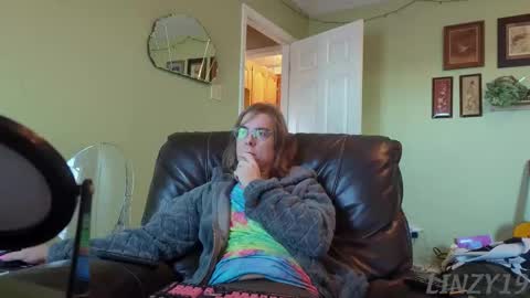 Snapshot of linzy19 chatting on November 17, 2:34 pm Linzy19 online show from November 17, 2:34 pm