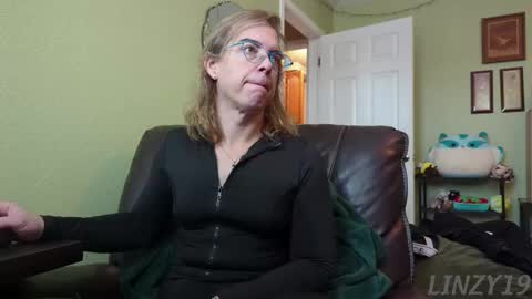 Snapshot of linzy19 chatting on December 1, 3:17 pm Linzy19 online show from December 1, 3:17 pm