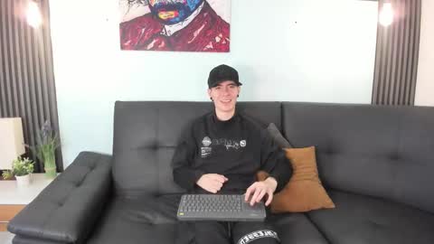 Snapshot of lio_____ chatting on February 15, 7:51 am Lio online show from February 15, 7:51 am