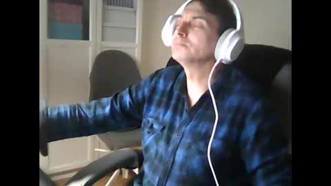 Snapshot of liongr69 chatting on March 8, 10:13 pm liongr69 online show from March 8, 10:13 pm