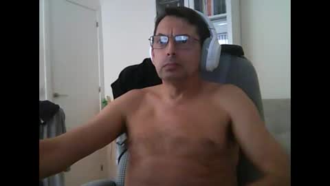 Snapshot of liongr69 chatting on October 21, 12:28 pm liongr69 online show from October 21, 12:28 pm