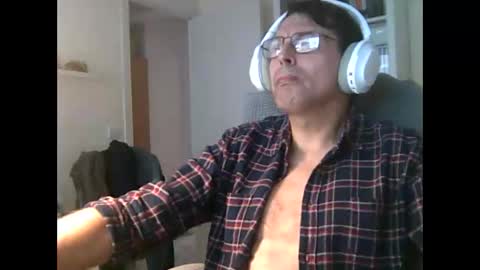 Snapshot of liongr69 chatting on January 17, 10:42 am liongr69 online show from January 17, 10:42 am