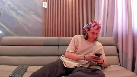 Lior evan online show from November 13, 11:53 am