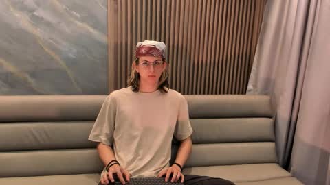 Lior evan online show from December 1, 11:37 am