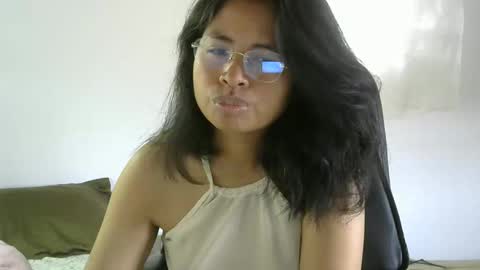 liora online show from March 25, 5:13 am