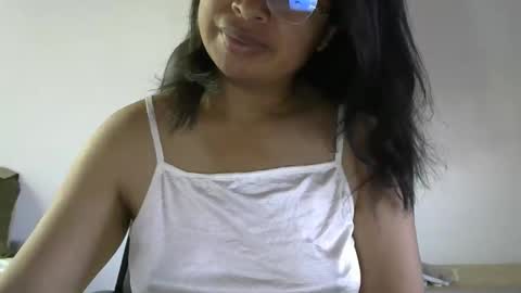 liora online show from April 27, 3:26 am