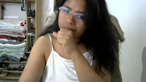 Snapshot of liora_selene chatting on June 15, 9:00 am liora online show from June 15, 9:00 am