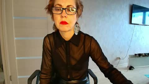 Liora Weiss online show from April 25, 11:02 am
