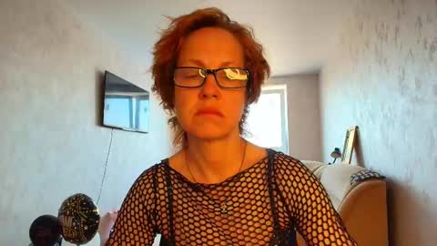Liora Weiss online show from May 21, 7:59 am