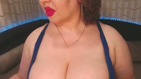 Snapshot of lipsaddiction chatting on January 18, 12:24 am LIpsAddiction online show from January 18, 12:24 am