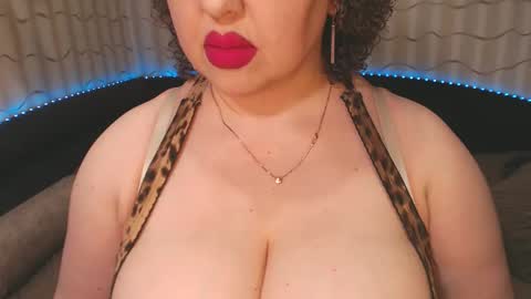 Snapshot of lipsaddiction chatting on January 25, 2:14 pm LIpsAddiction online show from January 25, 2:14 pm