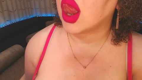 Snapshot of lipsaddiction chatting on January 26, 10:13 pm LIpsAddiction online show from January 26, 10:13 pm