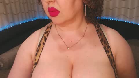 Snapshot of lipsaddiction chatting on January 30, 10:08 pm LIpsAddiction online show from January 30, 10:08 pm