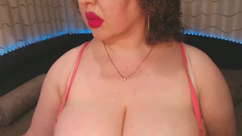 Snapshot of lipsaddiction chatting on February 2, 9:23 pm LIpsAddiction online show from February 2, 9:23 pm