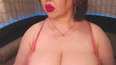 Snapshot of lipsaddiction chatting on February 12, 11:30 pm LIpsAddiction online show from February 12, 11:30 pm