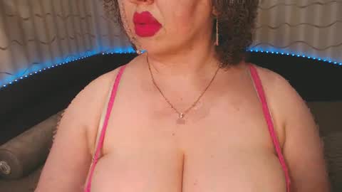 Snapshot of lipsaddiction chatting on February 18, 12:15 am LIpsAddiction online show from February 18, 12:15 am