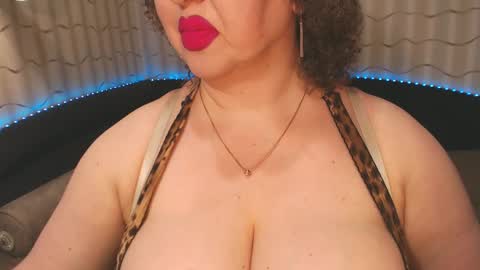 Snapshot of lipsaddiction chatting on February 20, 11:10 pm LIpsAddiction online show from February 20, 11:10 pm