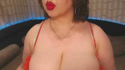 Snapshot of lipsaddiction chatting on February 26, 2:14 pm LIpsAddiction online show from February 26, 2:14 pm