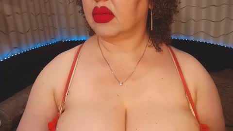 Snapshot of lipsaddiction chatting on September 8, 2:16 pm LIpsAddiction online show from September 8, 2:16 pm