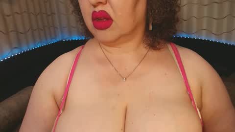 Snapshot of lipsaddiction chatting on September 10, 8:53 pm LIpsAddiction online show from September 10, 8:53 pm