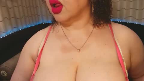 Snapshot of lipsaddiction chatting on September 16, 12:39 pm LIpsAddiction online show from September 16, 12:39 pm