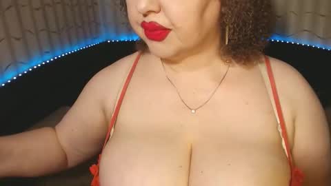 Snapshot of lipsaddiction chatting on November 9, 12:36 pm LIpsAddiction online show from November 9, 12:36 pm