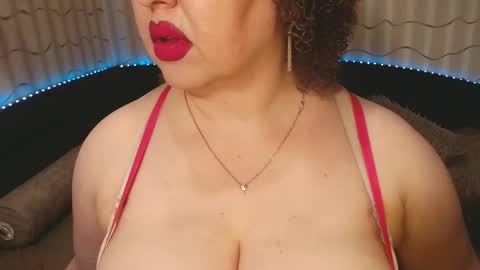 Snapshot of lipsaddiction chatting on November 11, 3:01 pm LIpsAddiction online show from November 11, 3:01 pm