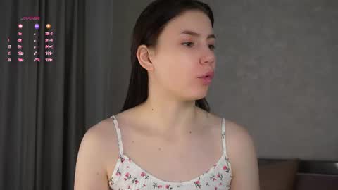 Snapshot of lipswithsmileonthem chatting on June 15, 1:41 am Amelia online show from June 15, 1:41 am