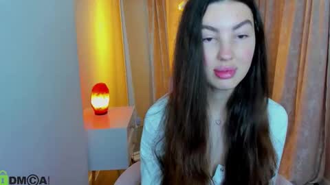 Lira revery online show from December 1, 11:54 pm