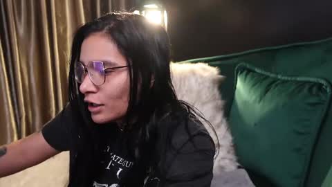 Snapshot of lireesa chatting on February 1, 4:56 am Lire online show from February 1, 4:56 am