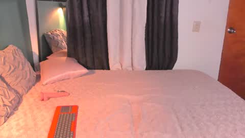 Snapshot of liry_kim chatting on July 31, 6:29 pm liry online show from July 31, 6:29 pm