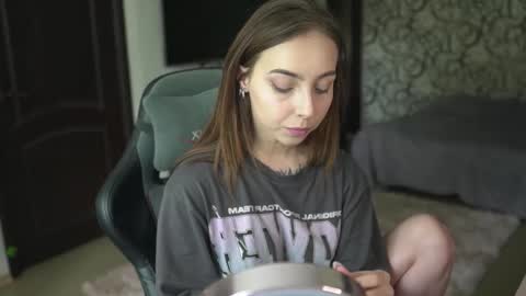 Lisa online show from September 28, 6:41 am