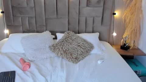 Lisa Baker online show from March 11, 5:16 am