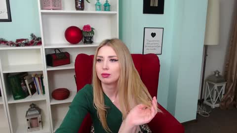 Snapshot of lisa_caprice chatting on January 3, 5:17 am Lisa Caprice online show from January 3, 5:17 am