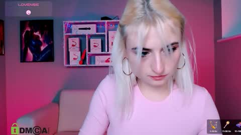 Lisa online show from November 3, 8:10 pm