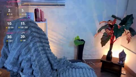 lisa dolly nyx online show from June 11, 4:43 am