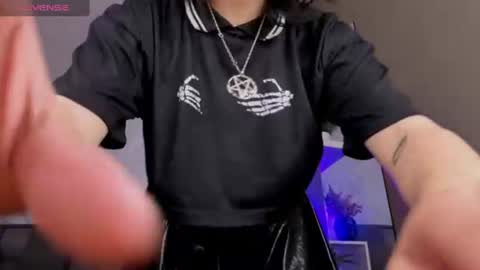 lisa dolly nyx online show from July 7, 5:10 am