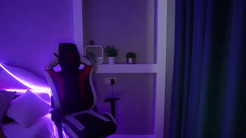 lisa_elfy online show from February 11, 1:27 pm