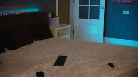 lisa_elfy online show from June 23, 5:22 pm