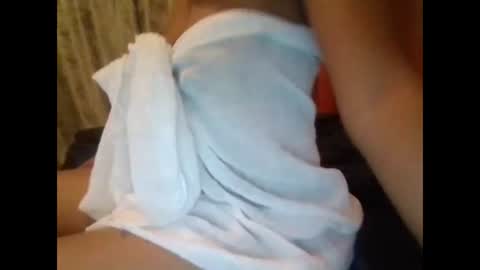 Snapshot of lisa_larry chatting on January 19, 2:04 am lisa larry online show from January 19, 2:04 am