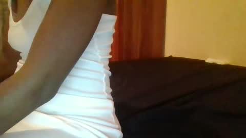 Snapshot of lisa_larry chatting on February 6, 2:22 am lisa larry online show from February 6, 2:22 am