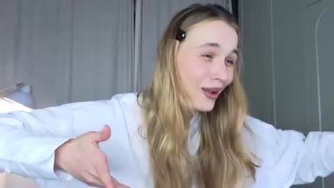 Elisabeth or Lisa online show from March 5, 8:38 pm