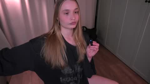 Elisabeth or Lisa online show from March 11, 8:48 pm