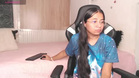 Snapshot of lisa_sexxy chatting on April 7, 4:02 am faisury online show from April 7, 4:02 am