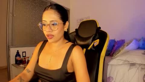 Snapshot of lisa_t08 chatting on November 4, 2:10 am Lisa Thompson online show from November 4, 2:10 am